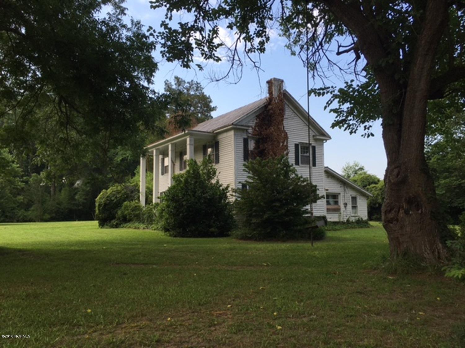 1275 Washington Post Road New Bern, NC 28562 - Photo 2 of 17 Side of home