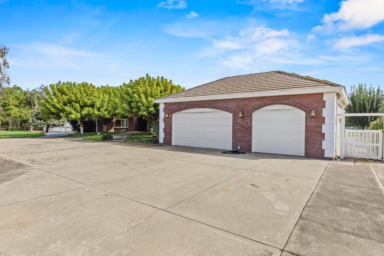 10963 Metteer Road Live Oak, CA 95953 - Photo 14 of 73 a front view of a house with a yard