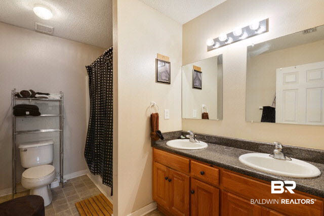 500 West Rose Avenue Foley, AL 36535 - Photo 5 of 21 Master Bathroom