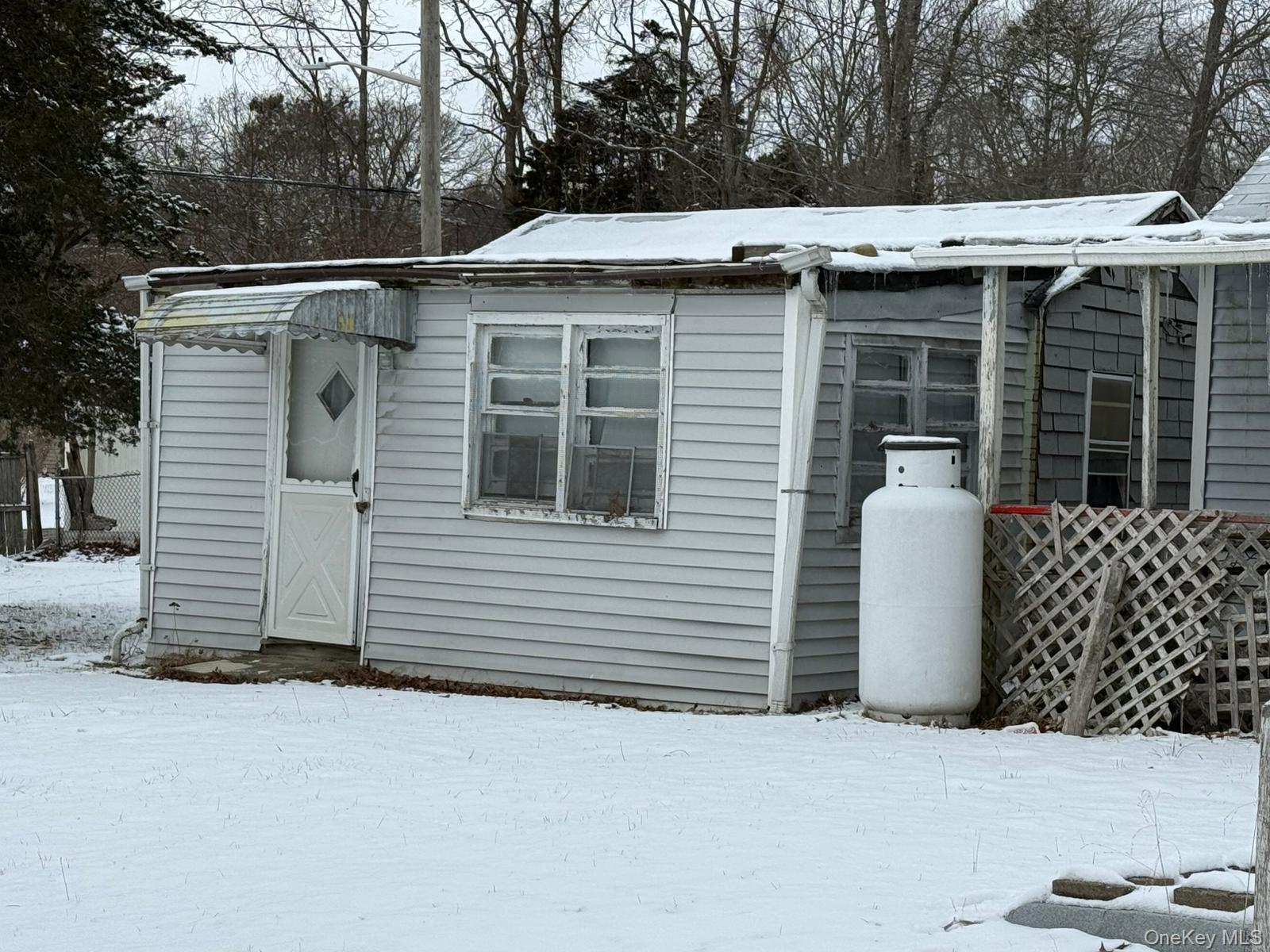 549 Granny Road Medford, NY 11763 - Photo 33 of 37 a side view of a house