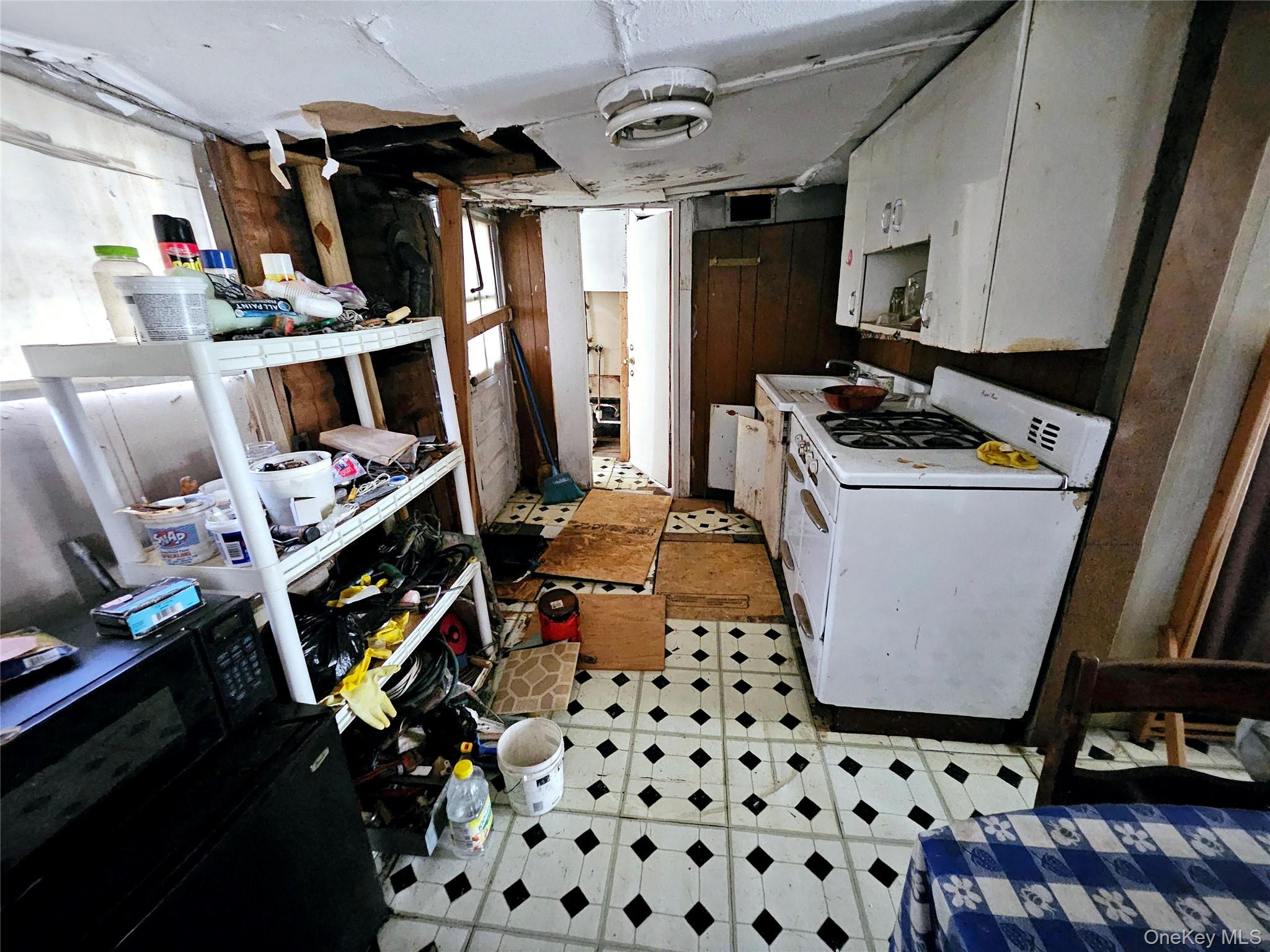 549 Granny Road Medford, NY 11763 - Photo 7 of 37 a room with storage and utility