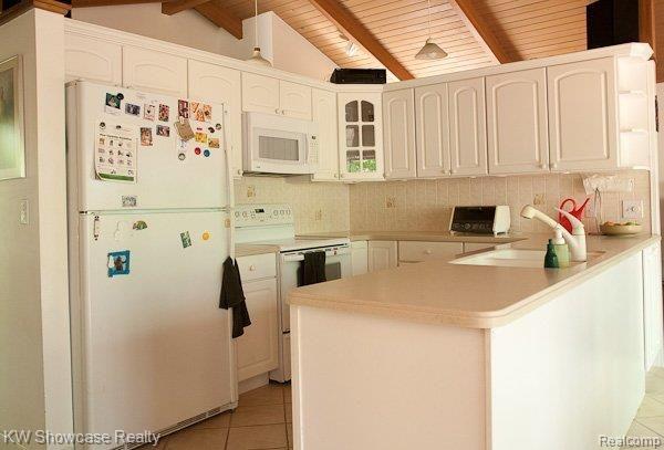 34595 Quaker Valley Road Farmington, MI 48331 - Photo 7 of 14 QV kitchen