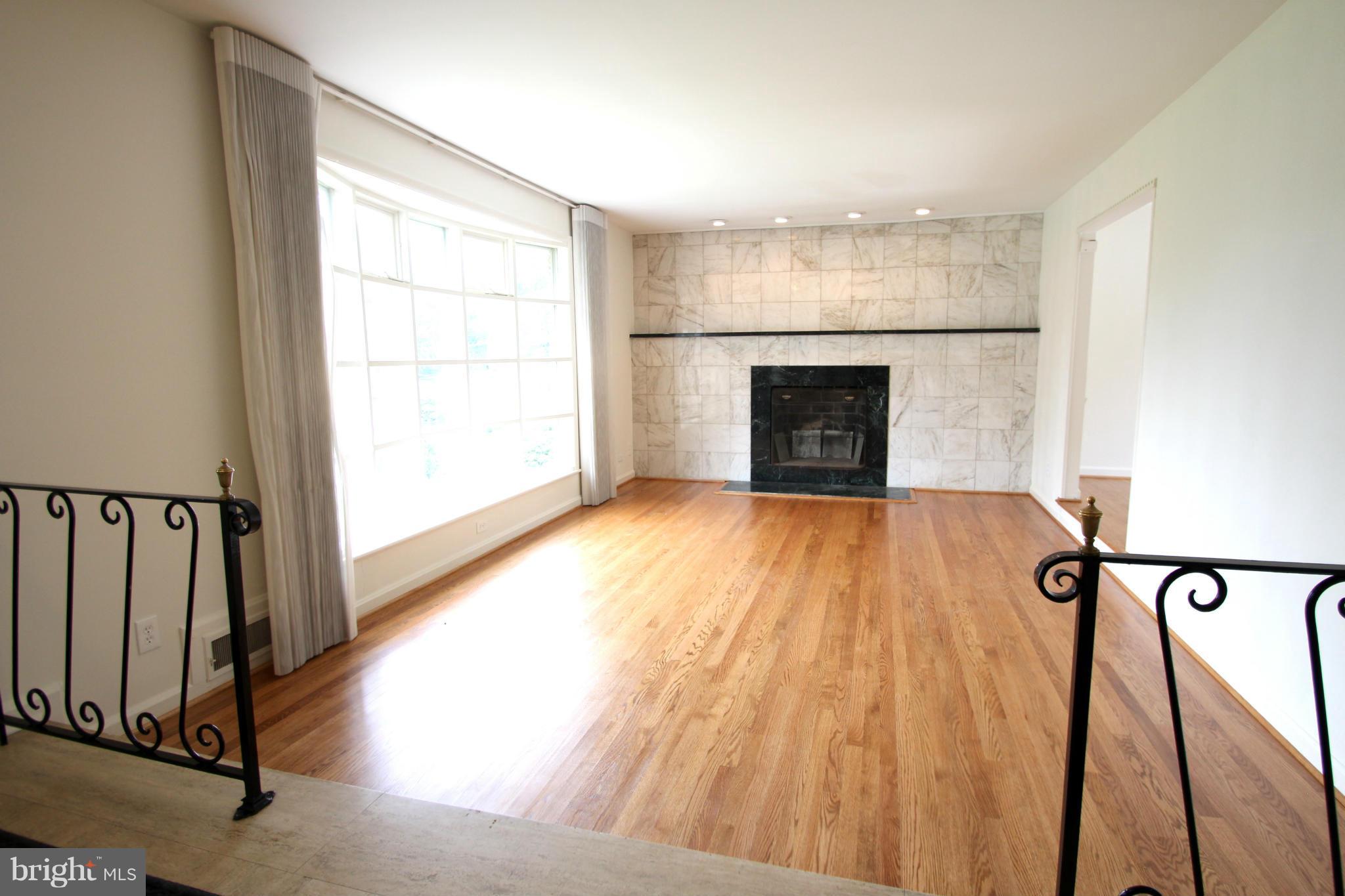 1221 Kathryn Road Silver Spring, MD 20904 - Photo 5 of 19 Living Room