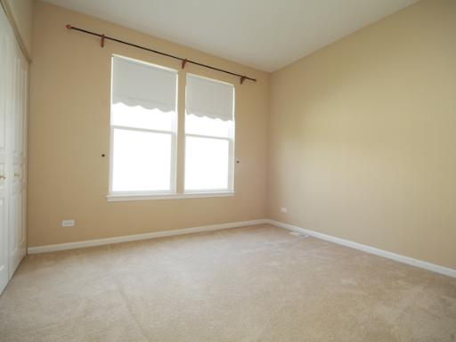 2949 Exeter Court West Dundee, IL 60118 - Photo 12 of 16 an empty room with a window