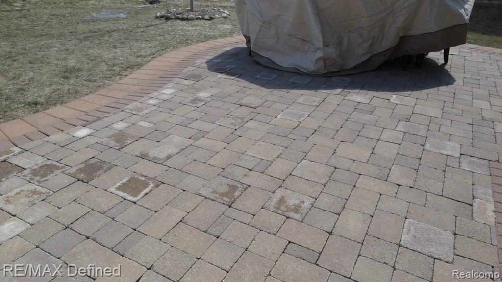 3254 Fantail Drive Rochester, MI 48309 - Photo 7 of 46 Large custom Brickpaver patio