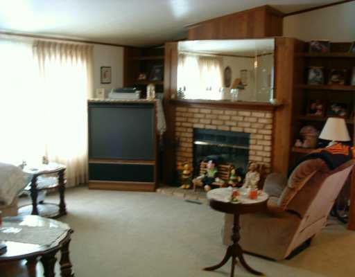 142 Jacobs Road McDonald, PA 15057 - Photo 2 of 8 Living Room.