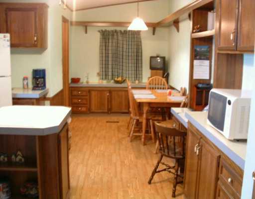 142 Jacobs Road McDonald, PA 15057 - Photo 5 of 8 Kitchen.