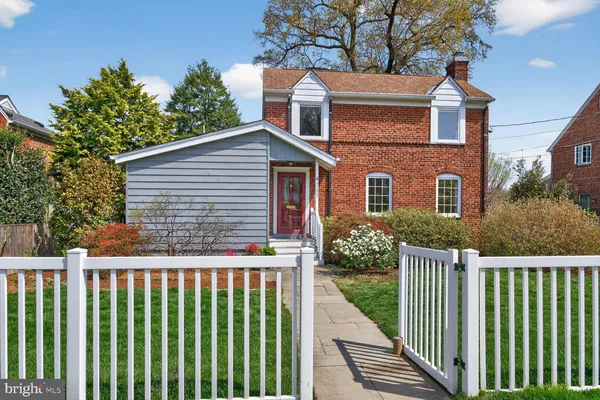 $997,840 | 2633 North Florida Street, Arlington, VA 22207