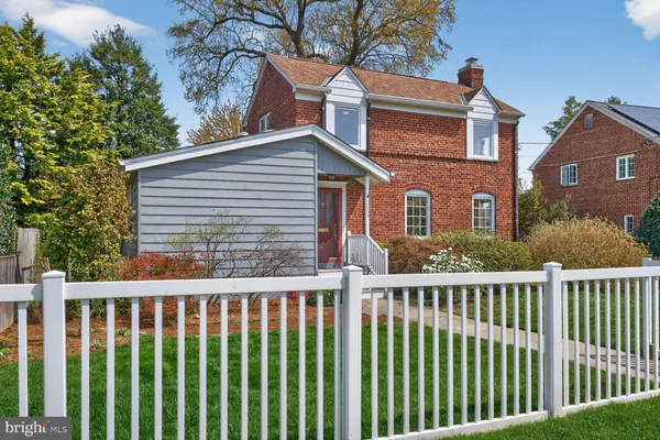 $997,840 | 2633 North Florida Street, Arlington, VA 22207