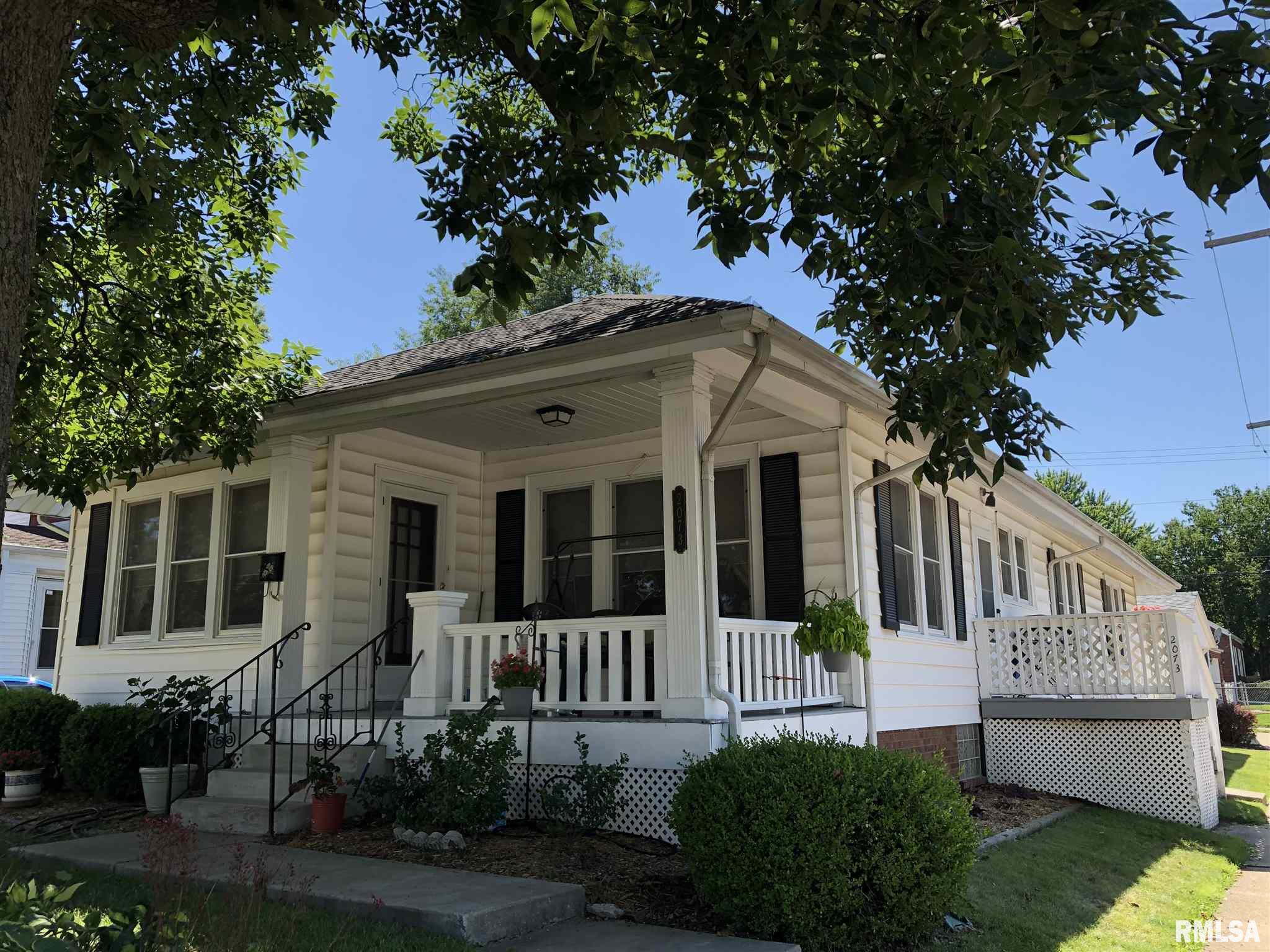 2073 North 8th Street Springfield, IL 62702 - Photo 2 of 21