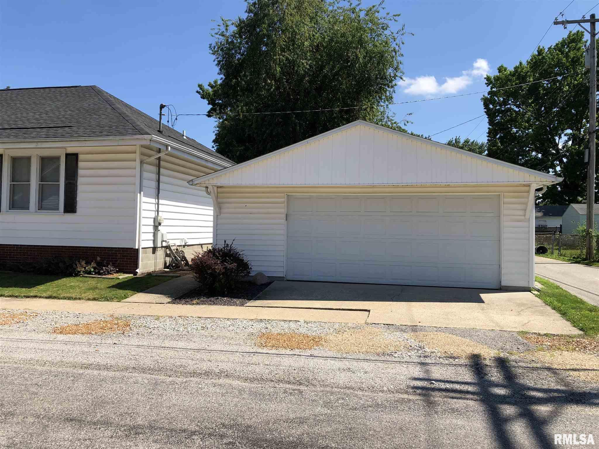 2073 North 8th Street Springfield, IL 62702 - Photo 6 of 21