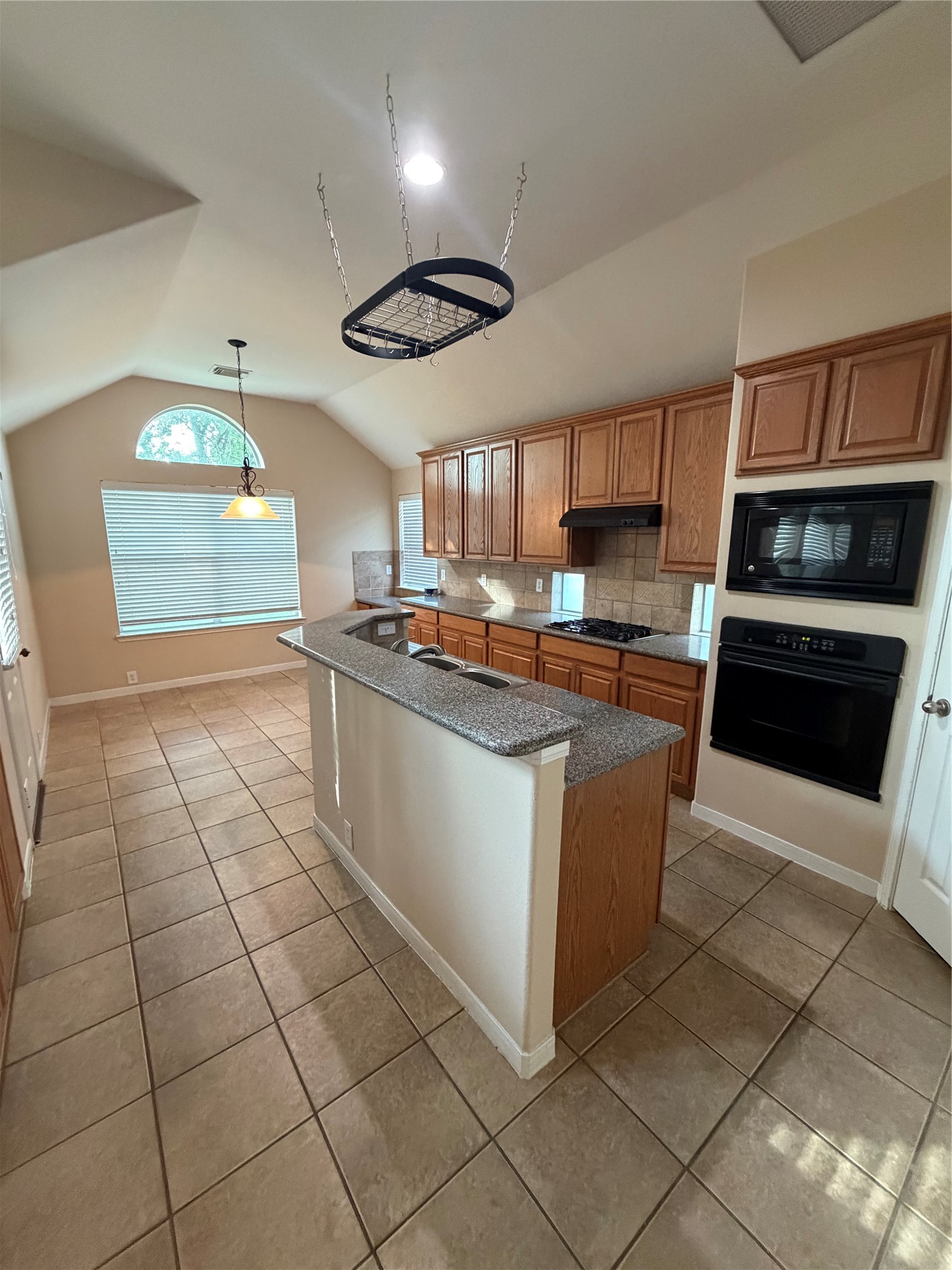 2922 Sandleigh Drive Spring, TX 77388 - Photo 8 of 14