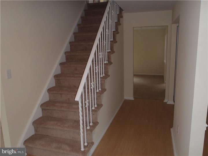 48 Euston Road West Evesham, NJ 08053 - Photo 2 of 15 Foyer