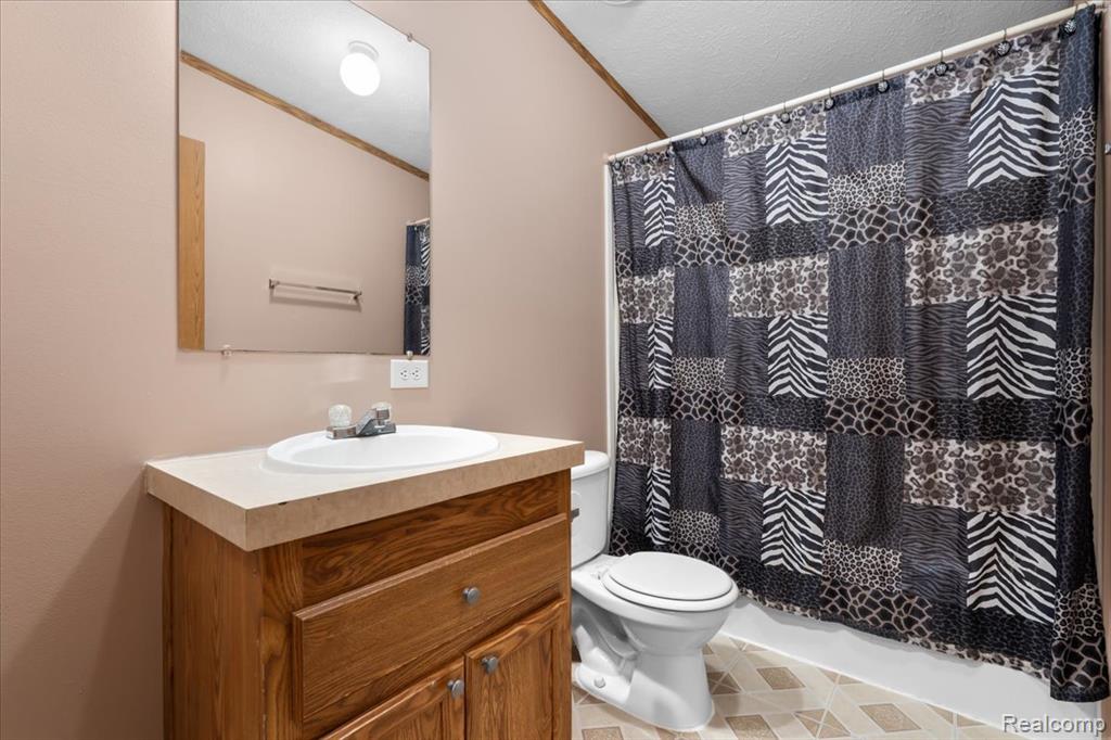 4477 Single Tree Drive Howell, MI 48843 - Photo 20 of 26 Gallery Image 20