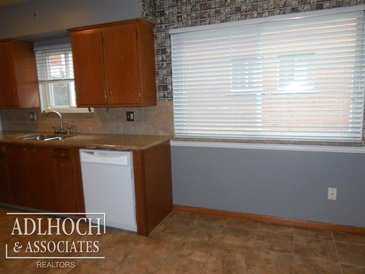 924 Trombley Road Grosse Pointe, MI 48230 - Photo 5 of 19