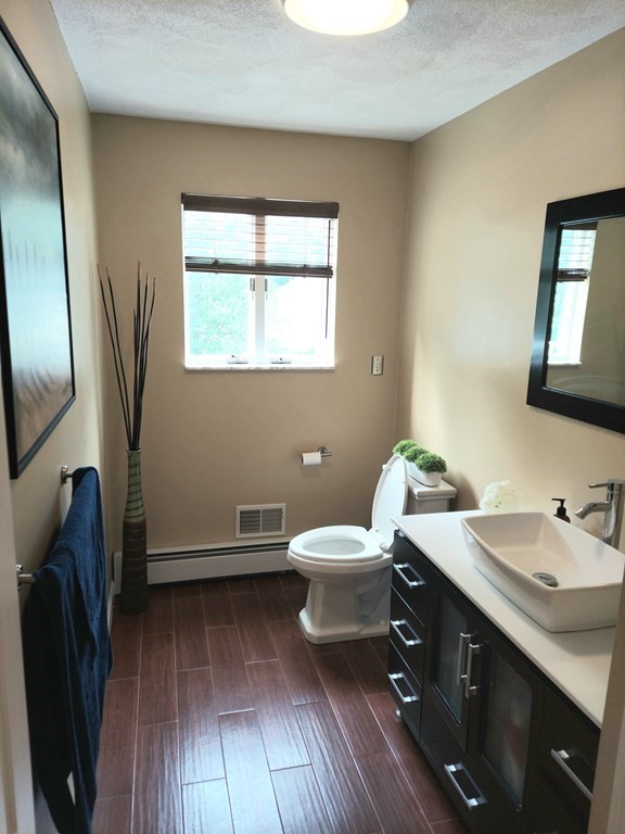 12 Devonshire Road Middleton, MA 01949 - Photo 14 of 36 Gallery Image 14