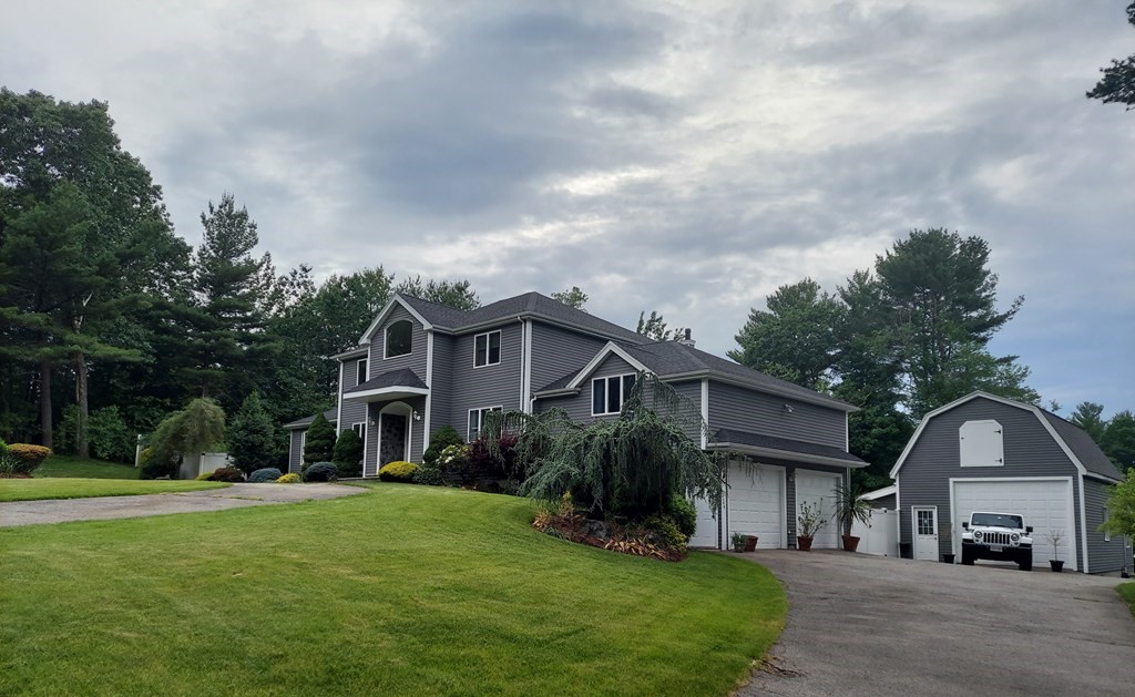 12 Devonshire Road Middleton, MA 01949 - Photo 2 of 36 Gallery Image 2