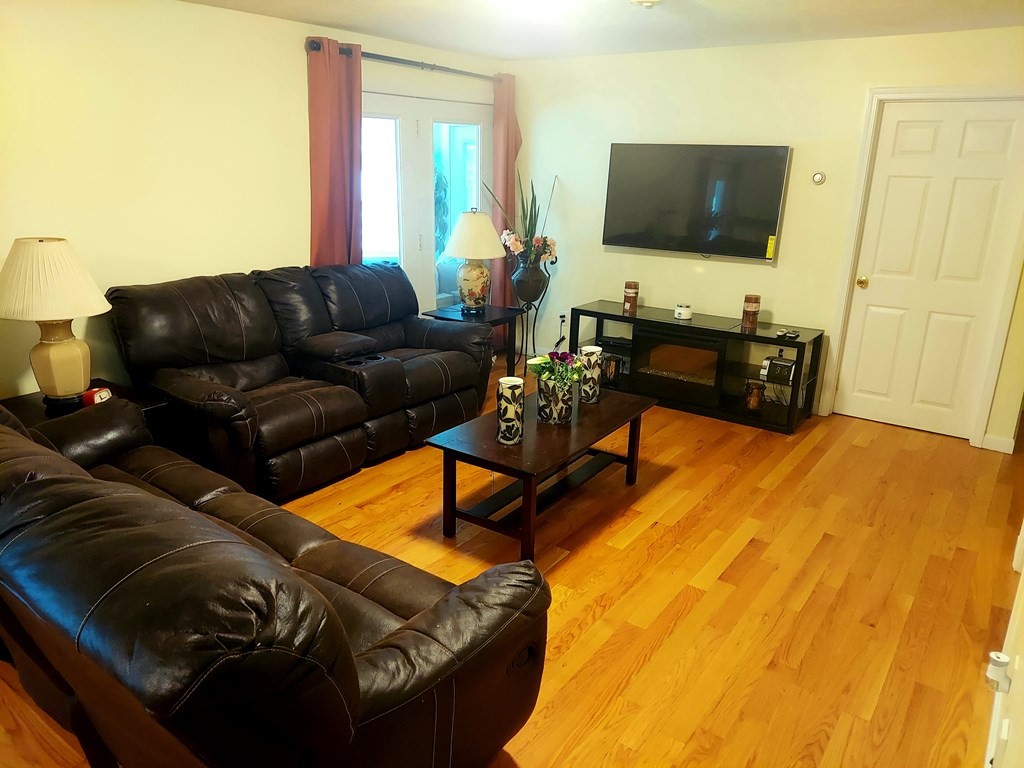 12 Devonshire Road Middleton, MA 01949 - Photo 26 of 36 Gallery Image 26
