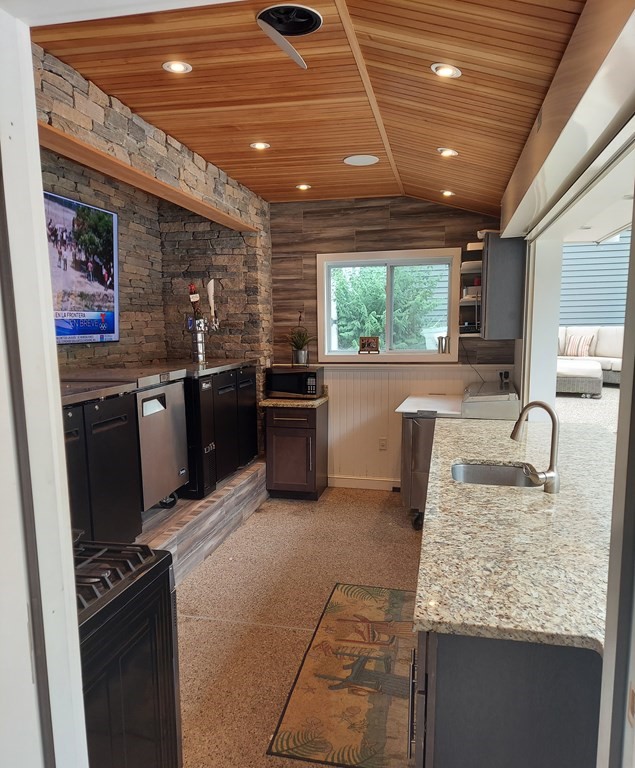 12 Devonshire Road Middleton, MA 01949 - Photo 33 of 36 Gallery Image 33