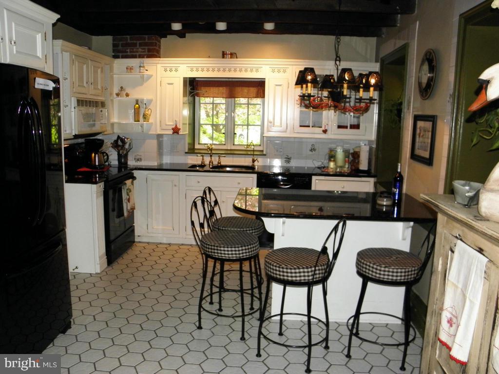 1320 Creek Road Leola, PA 17540 - Photo 9 of 23 Gallery Image 9