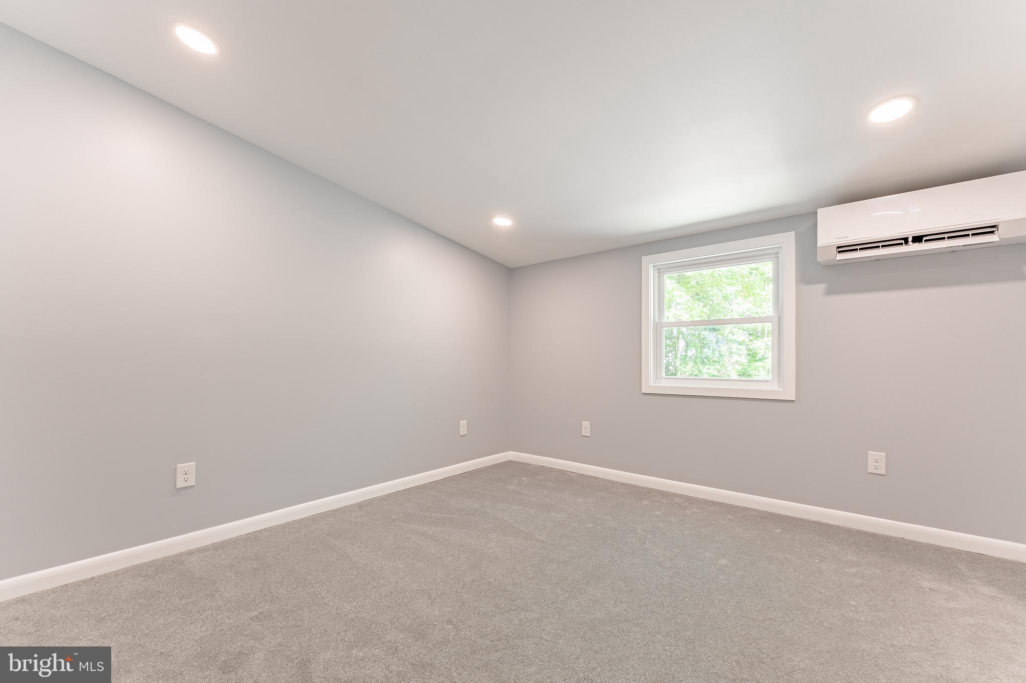 515 Park Road Spring City, PA 19475 - Photo 26 of 38 an empty room with a window