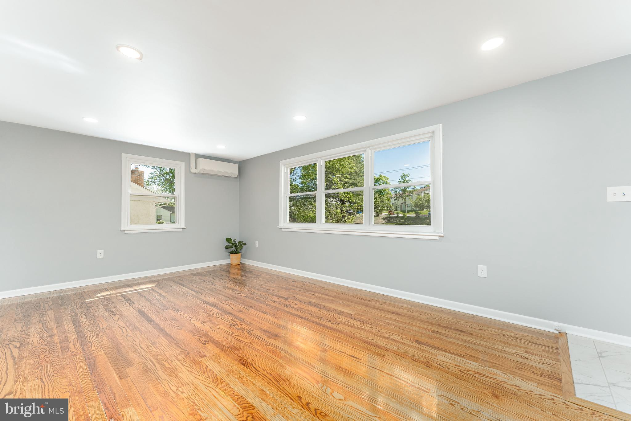 515 Park Road Spring City, PA 19475 - Photo 10 of 38 a view of an empty room with a window