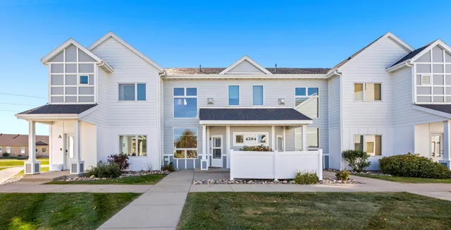 $299,900 | 4394 46th Avenue South, Unit B, Fargo, ND 58104