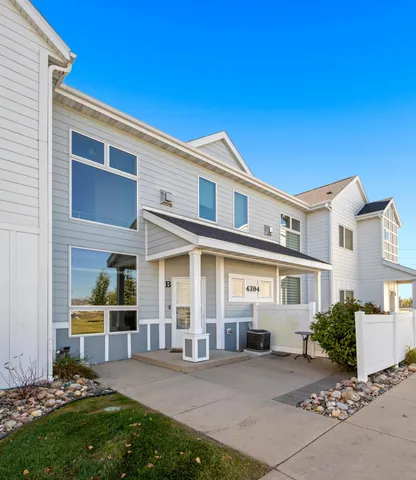 $299,900 | 4394 46th Avenue South, Unit B, Fargo, ND 58104
