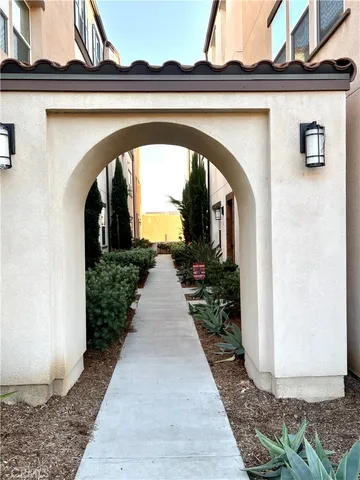 a view of entryway with a front door