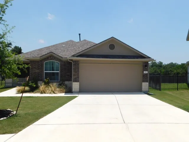 $1,950 | 104 Royal Palm Way, Leander, TX 78641