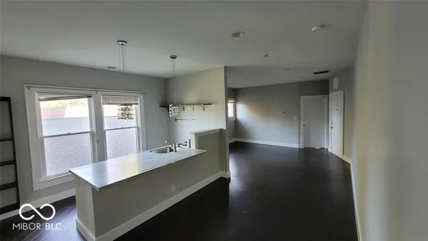 $1,100 | 50 North Campbell Avenue, Indianapolis, IN 46219