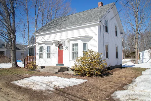 $549,000 | 18 Maple Street, North Berwick, ME 03906