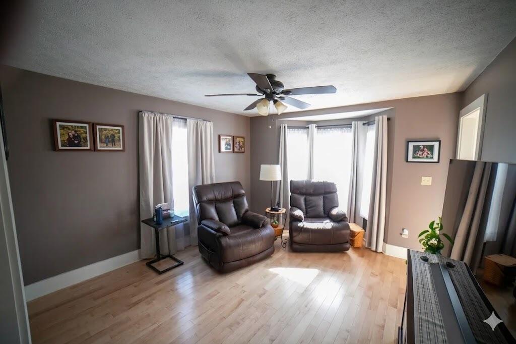 18 Maple Street North Berwick, ME 03906 - Photo 7 of 32 Living room