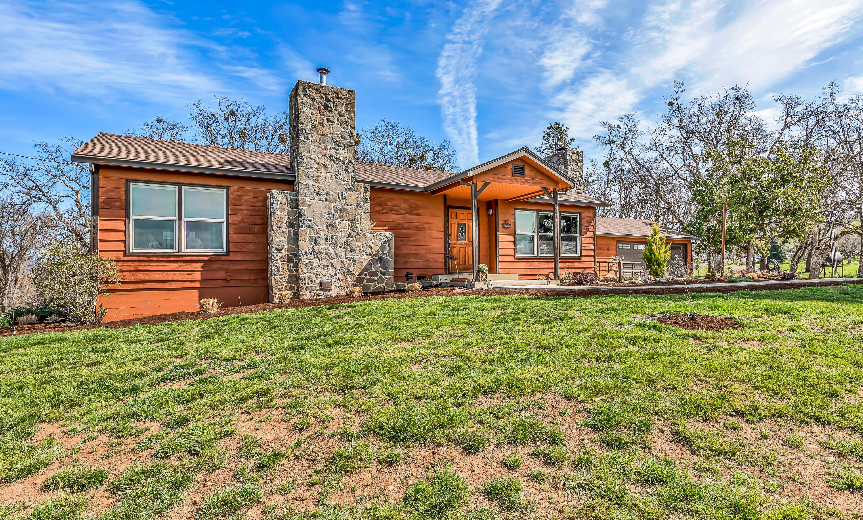 13615 Agate Road Eagle Point, OR 97524 - Photo 5 of 54 4