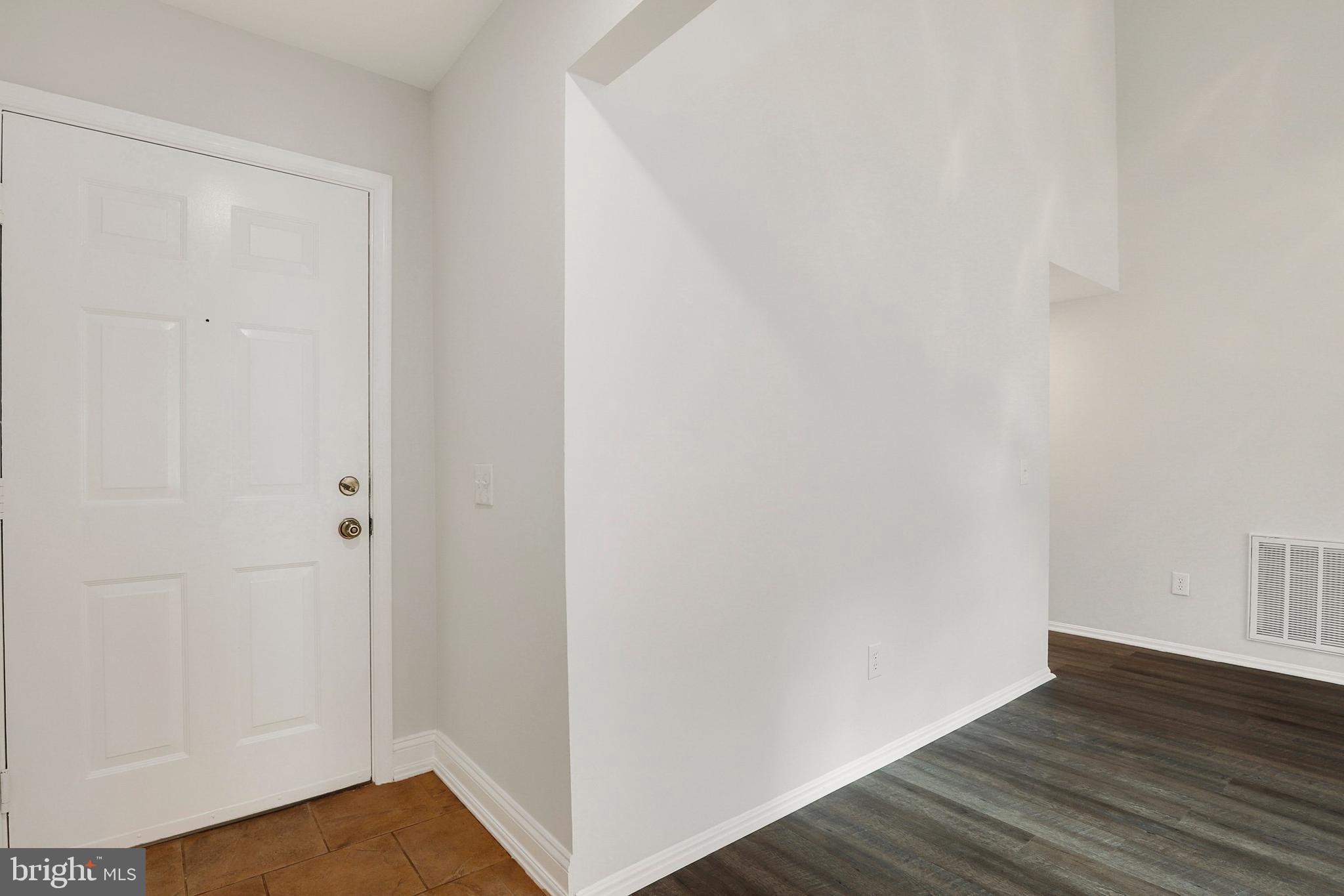 117 Fort Evans Road Southeast, Unit E Leesburg, VA 20175 - Photo 5 of 36 Gallery Image 5