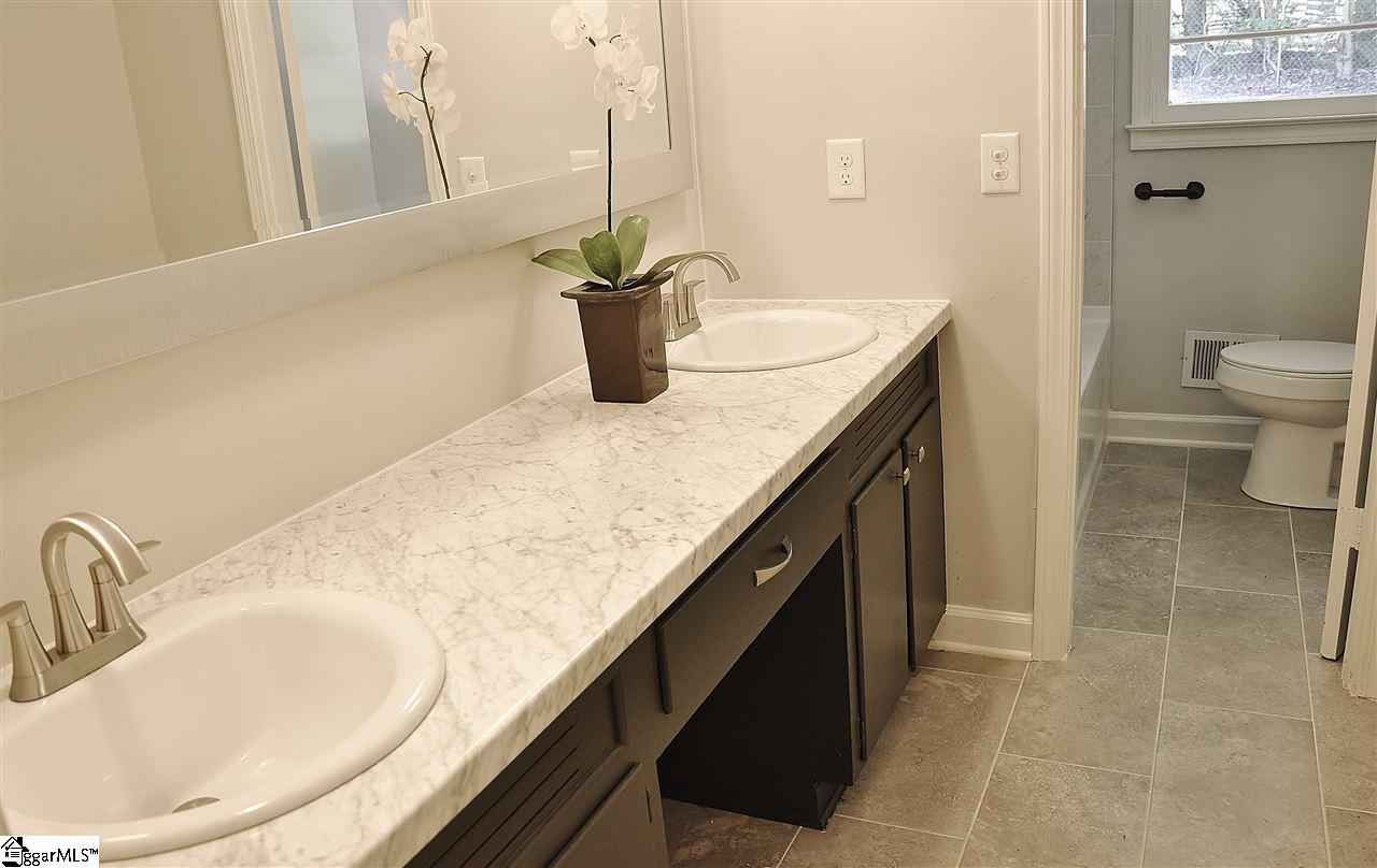 6 East Chaucer Road Greenville, SC 29617 - Photo 10 of 10 Gallery Image 10