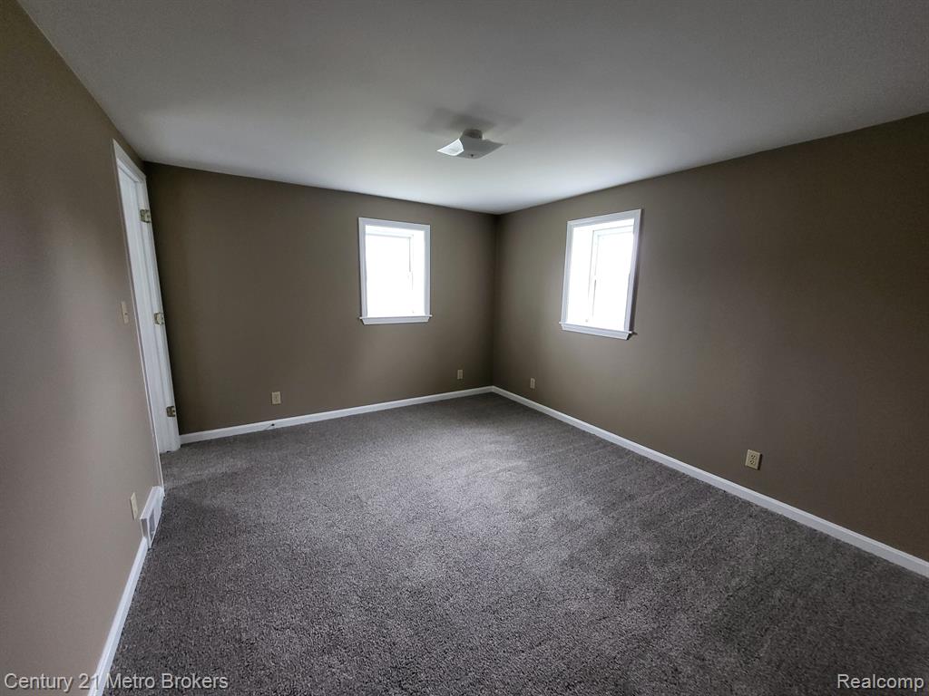 3811 Davison Road Lapeer, MI 48446 - Photo 14 of 18