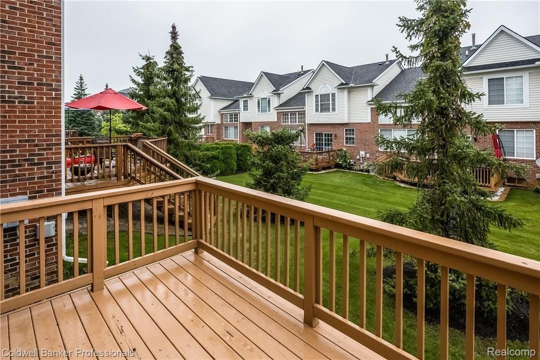 41863 Mitchell Road, Unit 17 Novi, MI 48377 - Photo 27 of 39 030-Deck-4655100-large.jpg