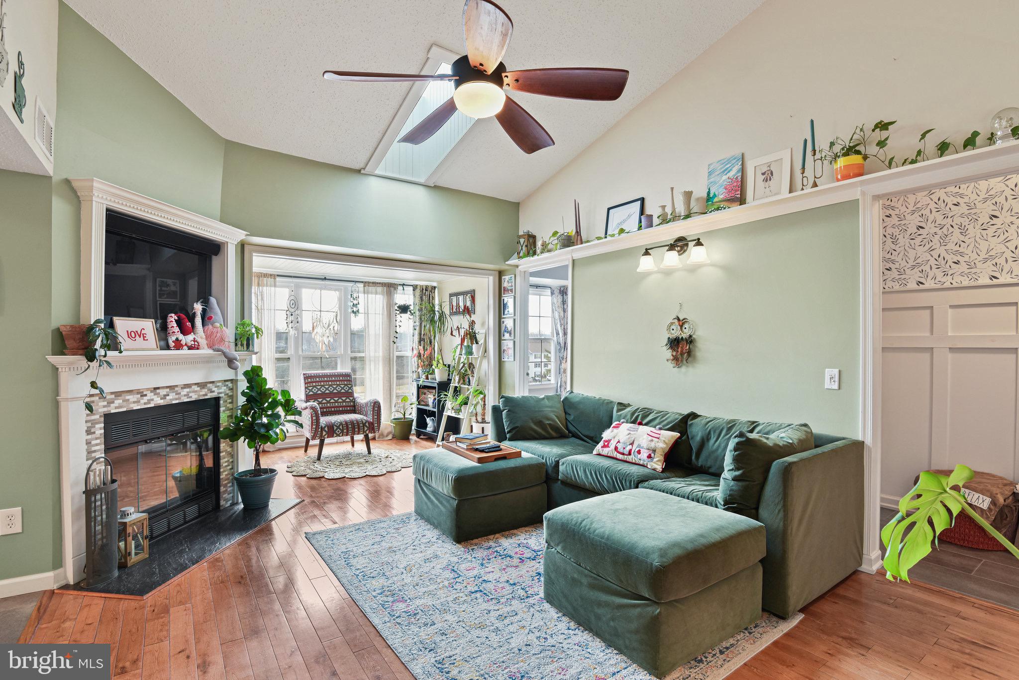 104 Fort Evans Road Southeast, Unit E Leesburg, VA 20175 - Photo 5 of 28 Gallery Image 5