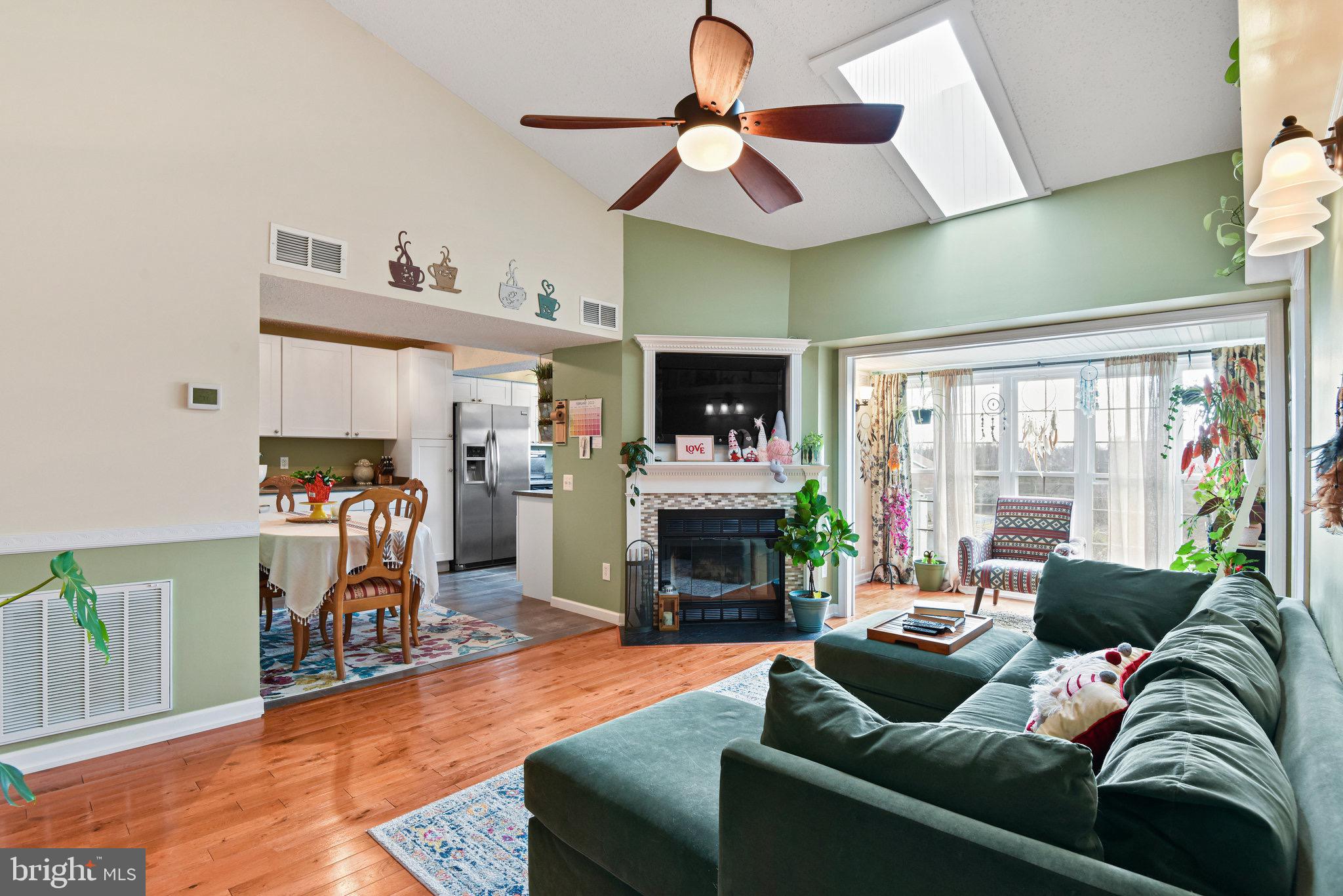 104 Fort Evans Road Southeast, Unit E Leesburg, VA 20175 - Photo 6 of 28 Gallery Image 6