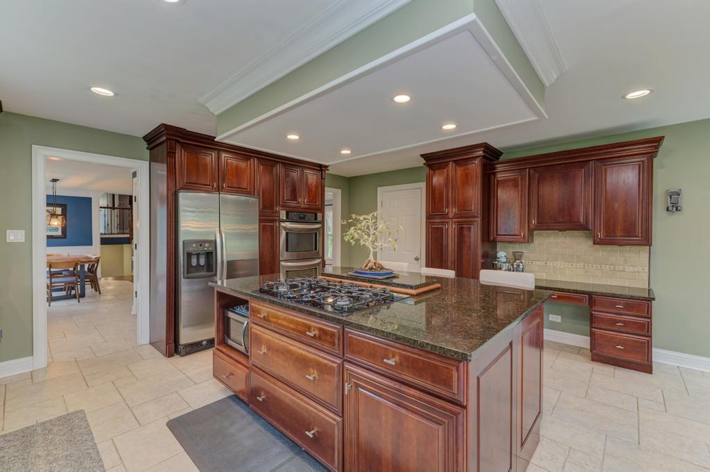 325 Canterbury Lane Inverness, IL 60010 - Photo 19 of 54