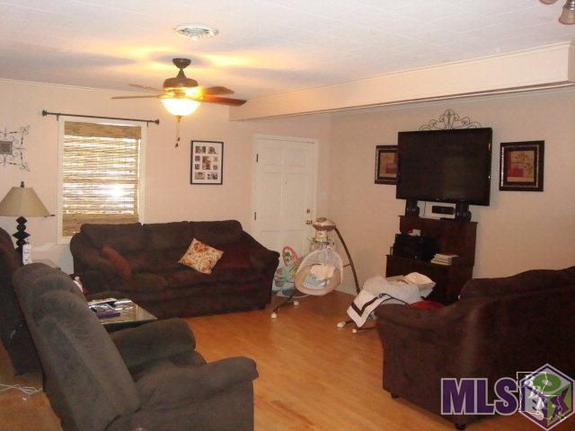 134 Wilson Street Raceland, LA 70394 - Photo 2 of 10 Living Room
