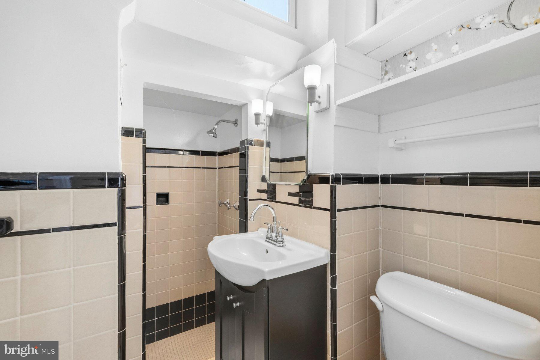 415 Schuyler Road Silver Spring, MD 20910 - Photo 17 of 32 Primary bathroom