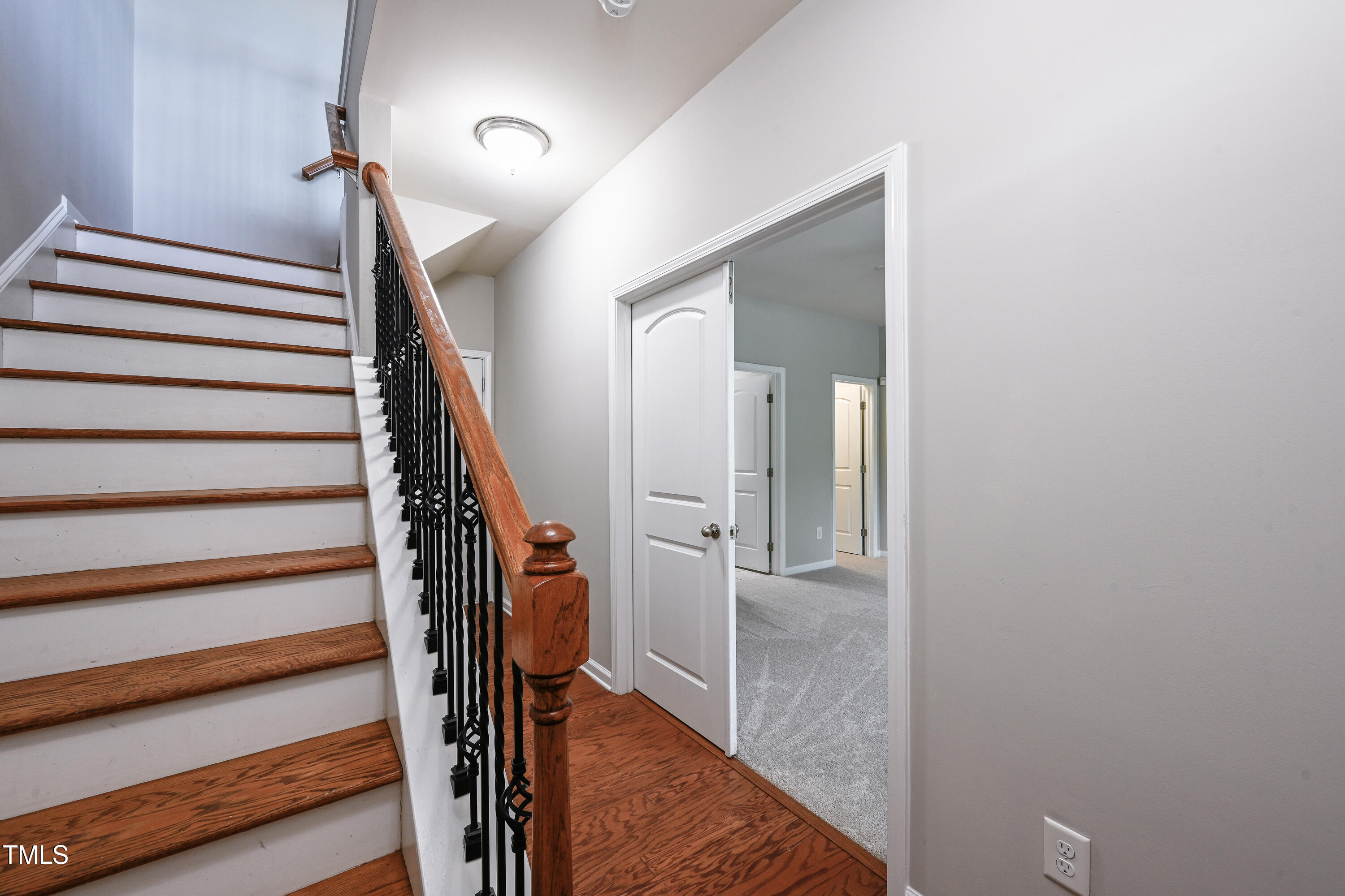 9104 Wooden Road Raleigh, NC 27617 - Photo 6 of 37 Entrance
