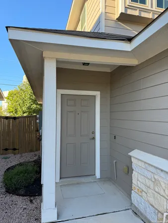 $1,750 | 913 Crystal Brook Cove, New Braunfels, TX 78130