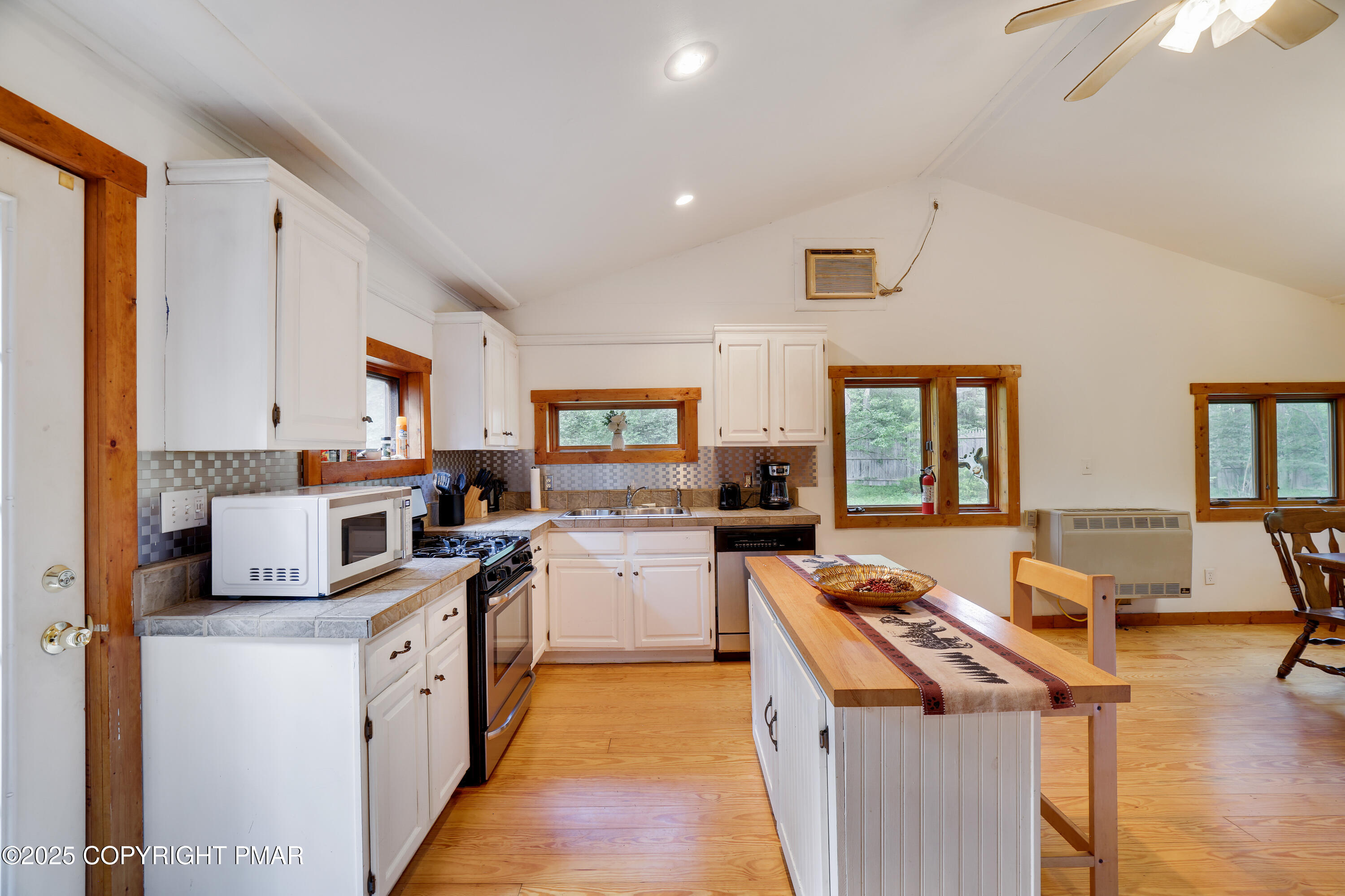 456 Devils Hole Road Cresco, PA 18326 - Photo 7 of 67 RBR51703