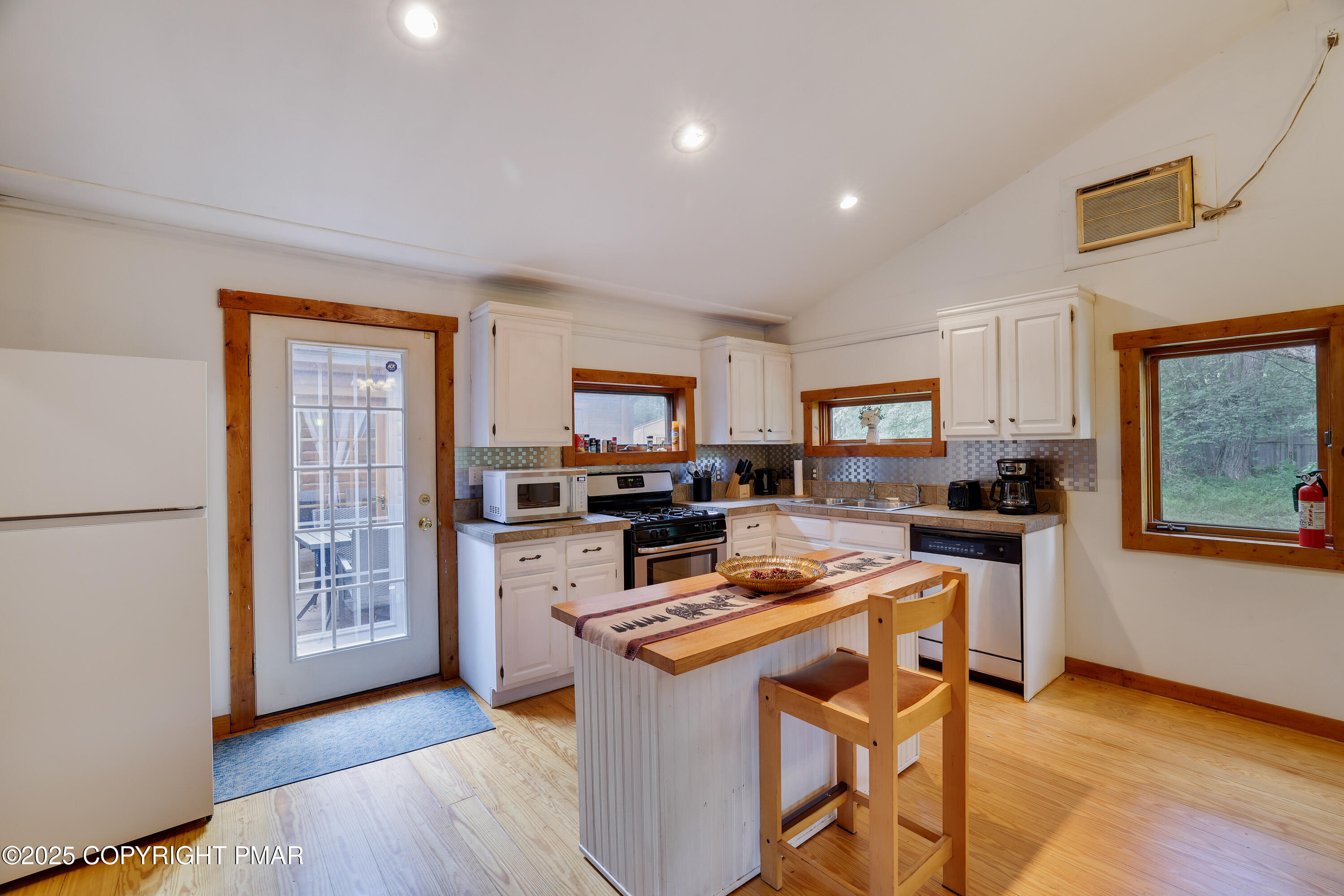 456 Devils Hole Road Cresco, PA 18326 - Photo 8 of 67 RBR51708