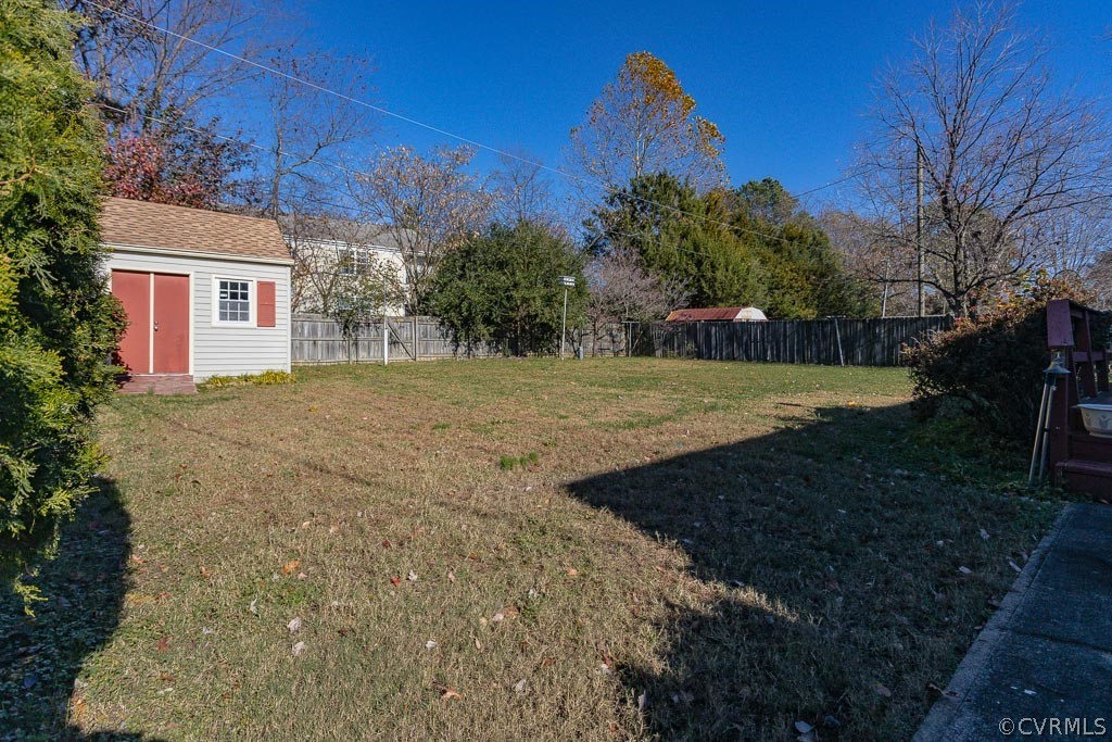 9308 Meadowgreen Road Henrico, VA 23294 - Photo 4 of 30 Gallery Image 4