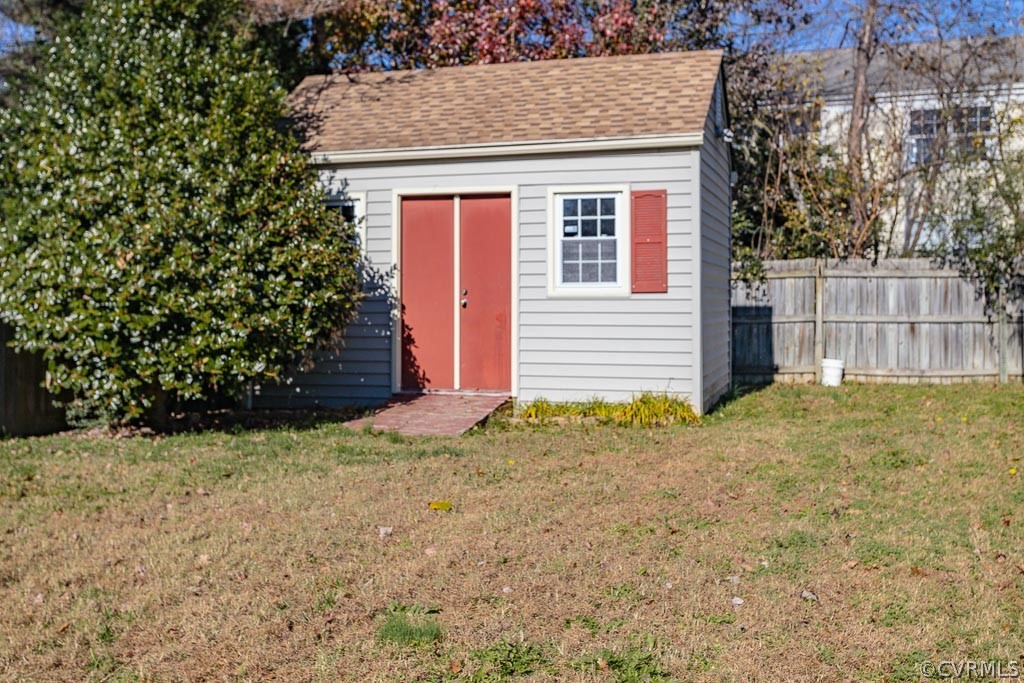 9308 Meadowgreen Road Henrico, VA 23294 - Photo 5 of 30 Gallery Image 5