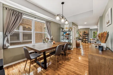 $499,000 | 3049 West Sunnyside Avenue, Unit 2, Chicago, IL 60625